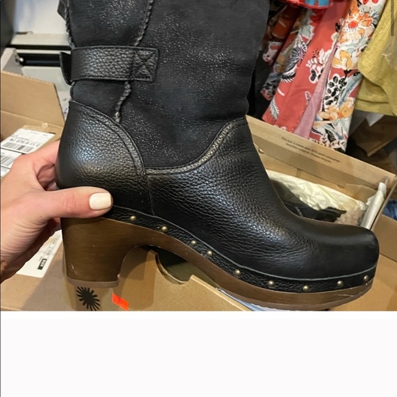 UGG Sherpa clog bootie - Picture 2 of 3